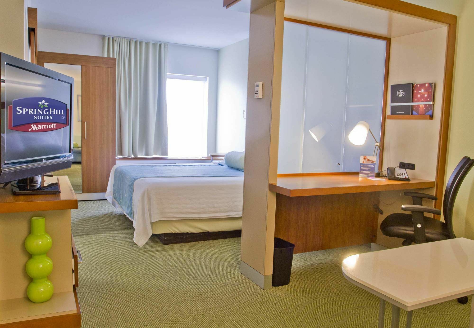 สปริงฮิลล์ สวีท บาย แมริออท ชาร์ลอต บัลลันไทน์ Hotel บัลแลนไทน์ ภายนอก รูปภาพ